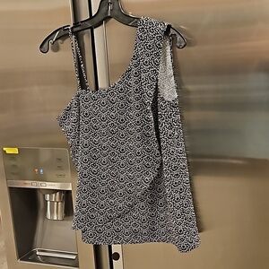 💕BANANA REPUBLIC💕 One Shoulder Blouse ~ Black & White Floral Print Medium NWT